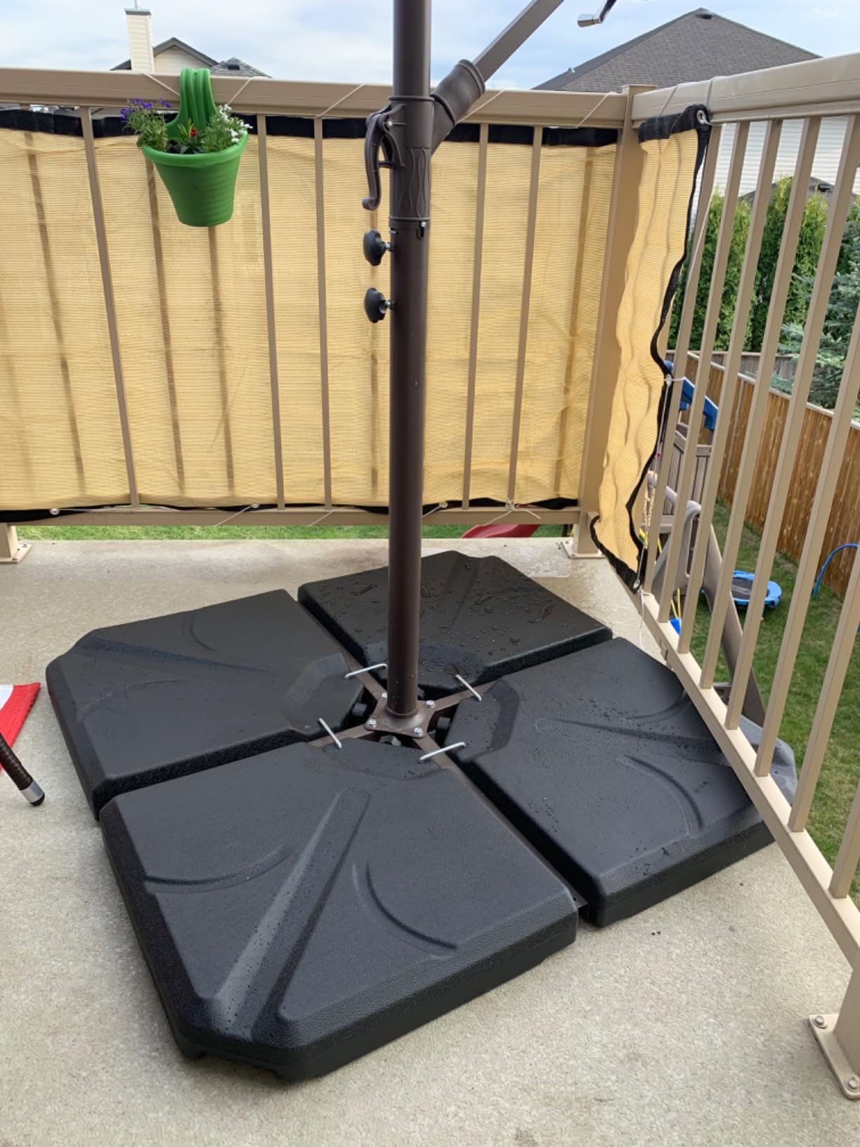 Outsunny 4 Piece Patio Base for Cantilever Offset Umbrellas